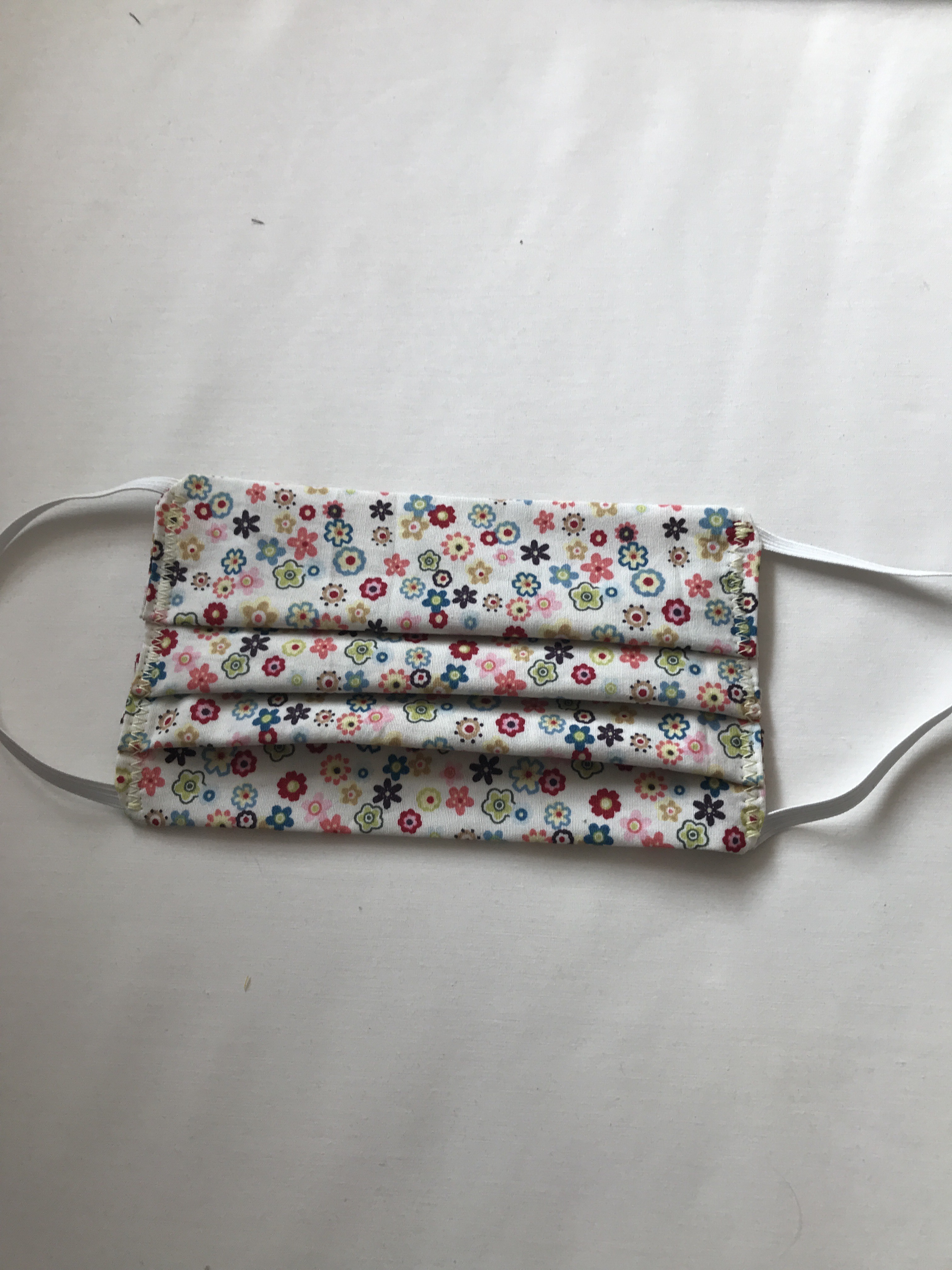 Child's Face Mask Dainty Flowers Moor Sewing